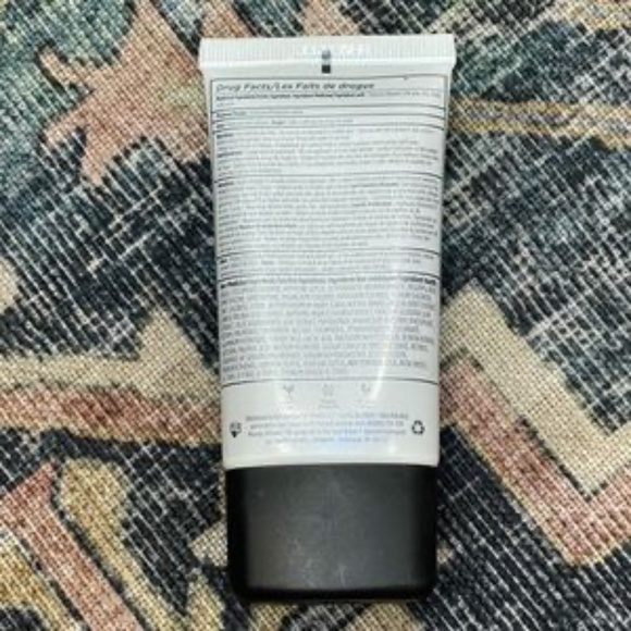 PUR · 4-IN-1 TINTED MOISTURIZER WITH SPF 20 - SHADE DG6 - Picture 3 of 4
